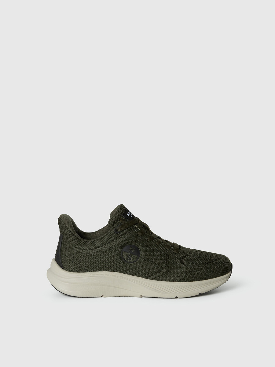 keel essential tenisice