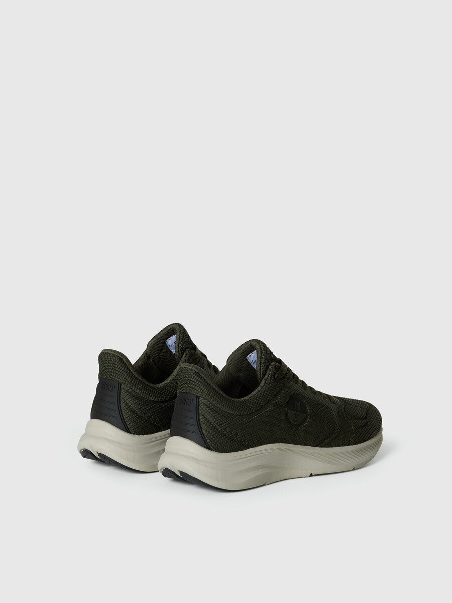 keel essential tenisice