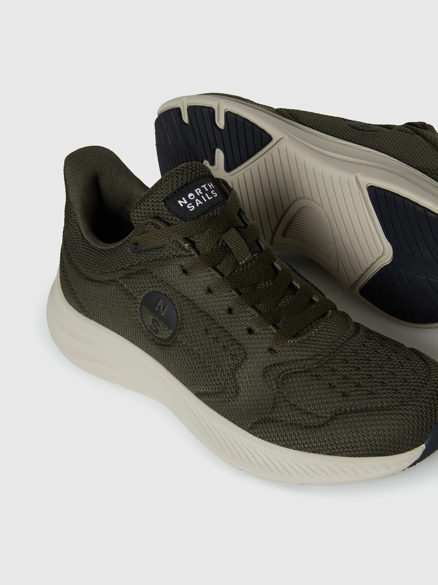 keel essential tenisice