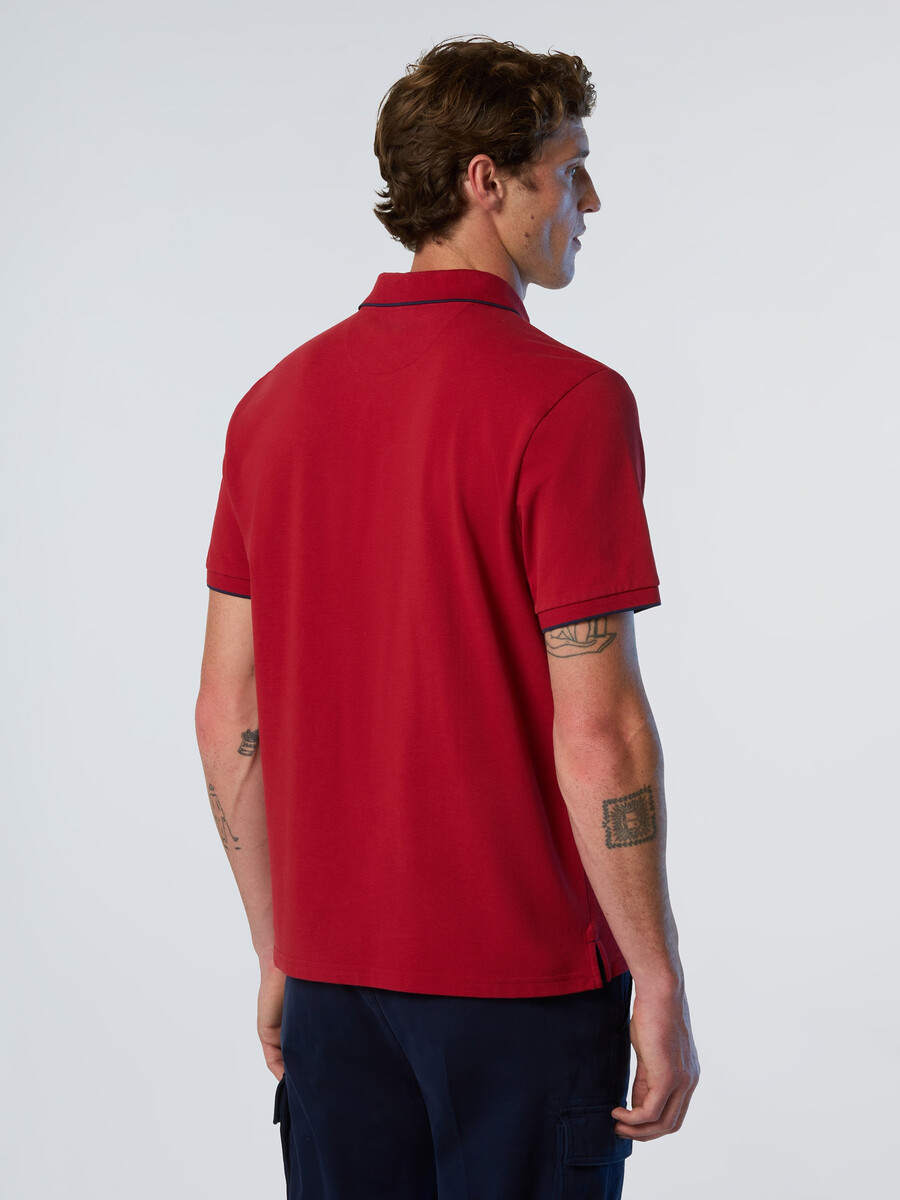 polo majica s printom na ovratniku