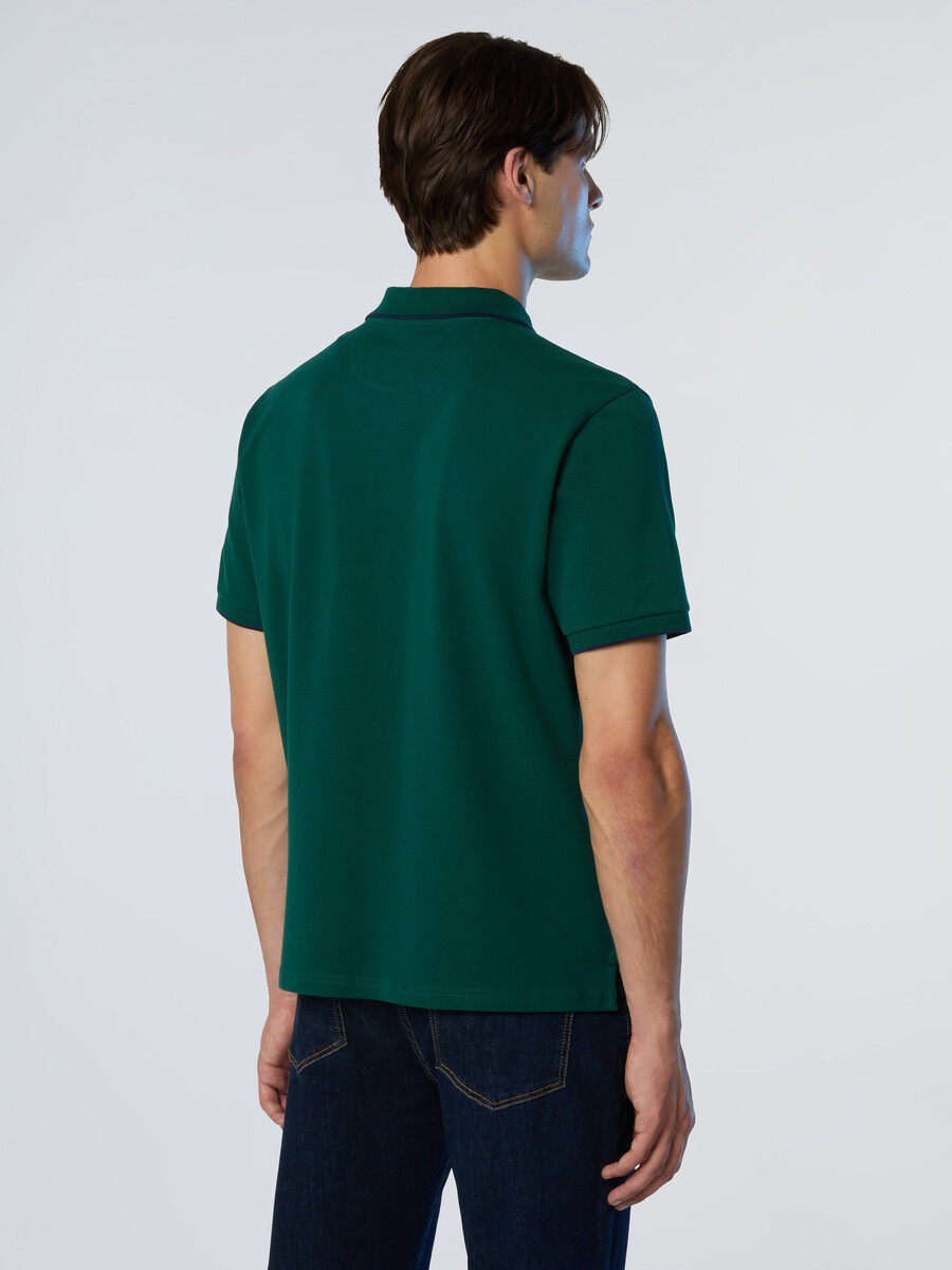 polo majica s printom na ovratniku