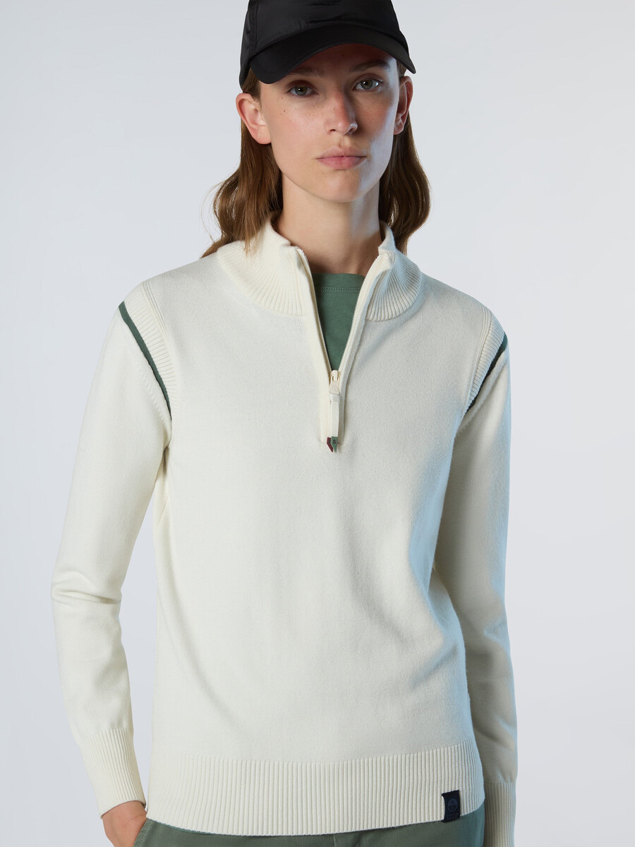 pulover od viskoze s imitacijom ovratnika