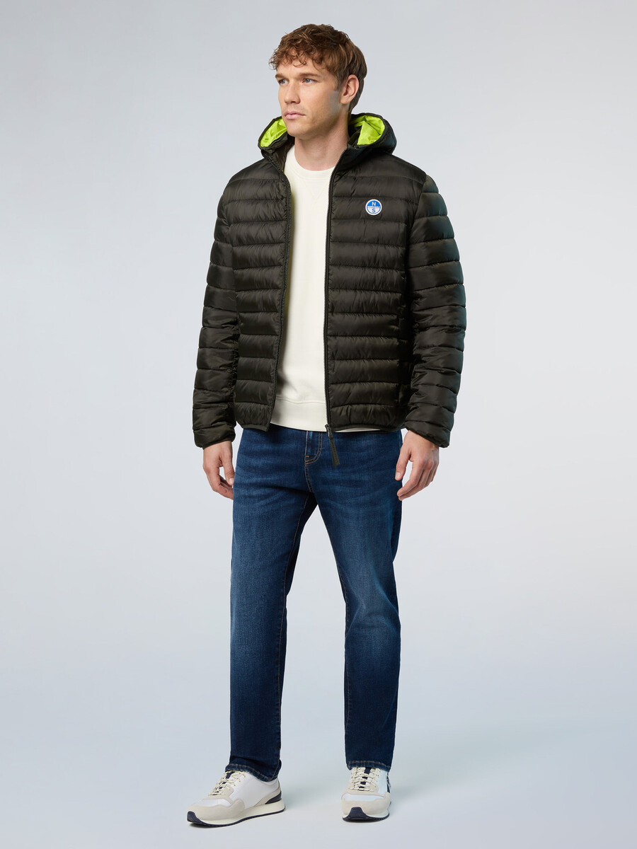 majica s natpisom north sails